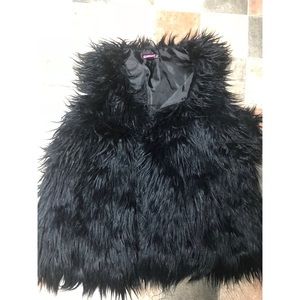 Plus size faux fur vest