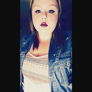 Meet your Posher, Halle