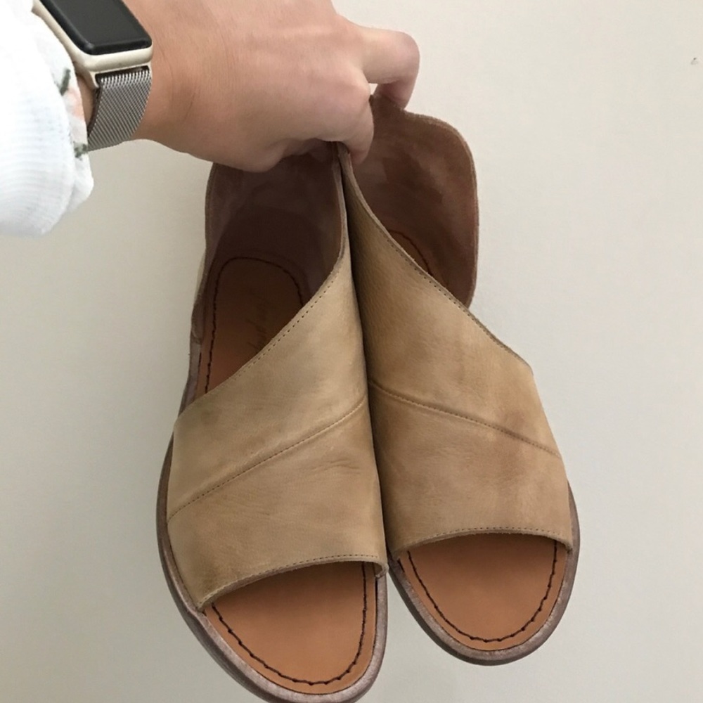 Mont Blanc free people sandals in natural