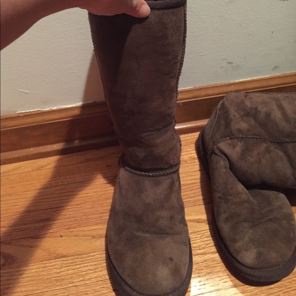 Uggs - Picture 1 of 2