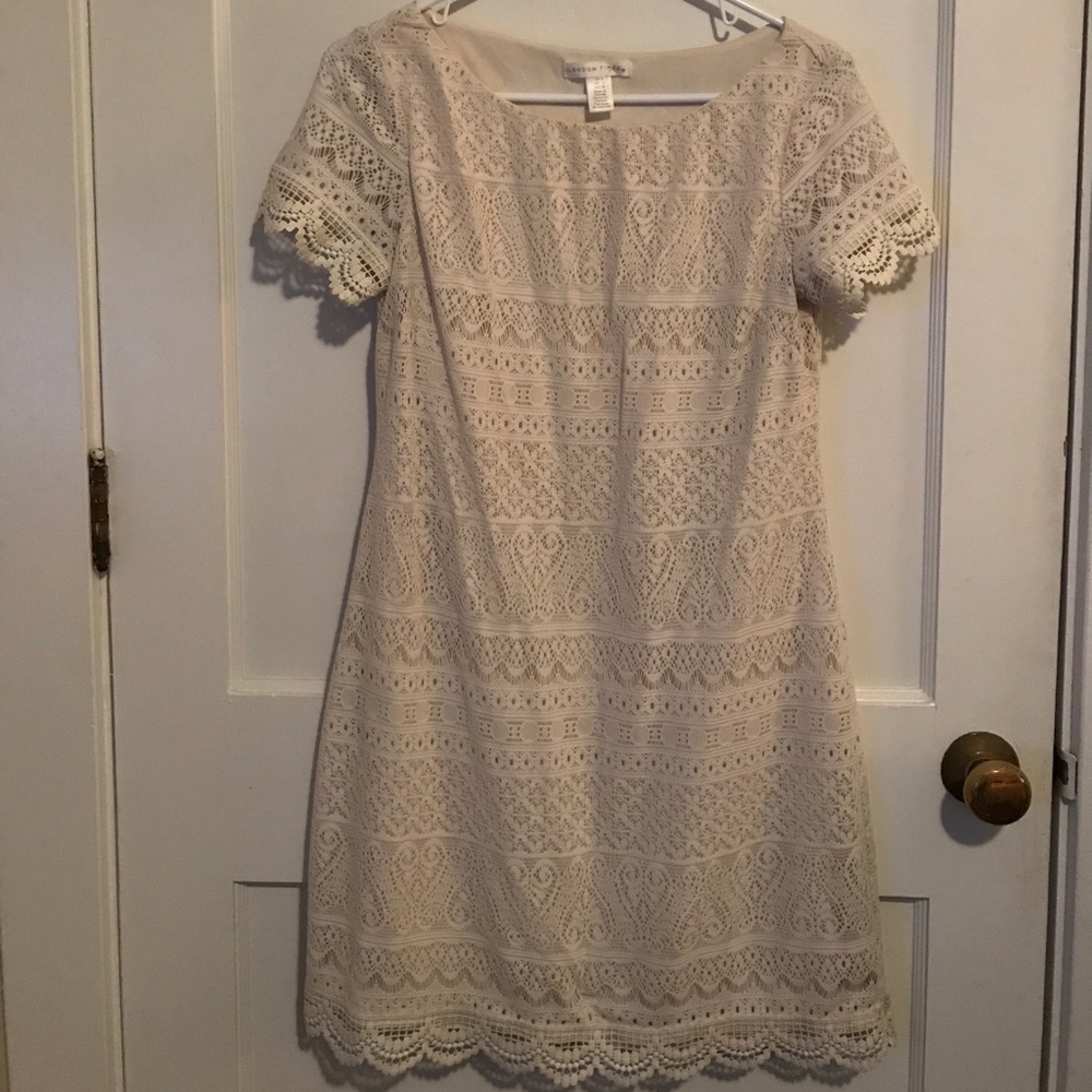 Short lace dress