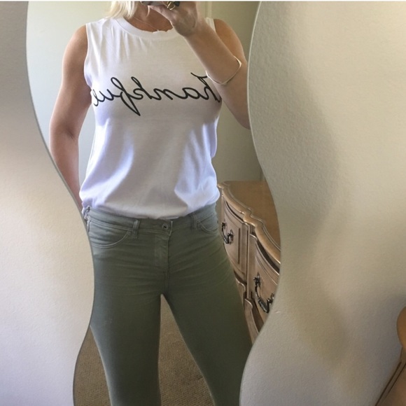 ✨Black Sleeveless “Thankful” Tank Top✨ - Picture 4 of 4