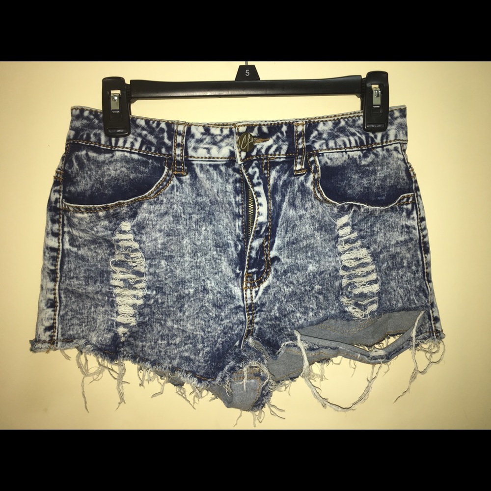 Distressed high-waisted shorts