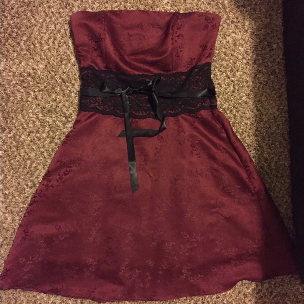 Homecoming/Formal Dress Maroon Strapless