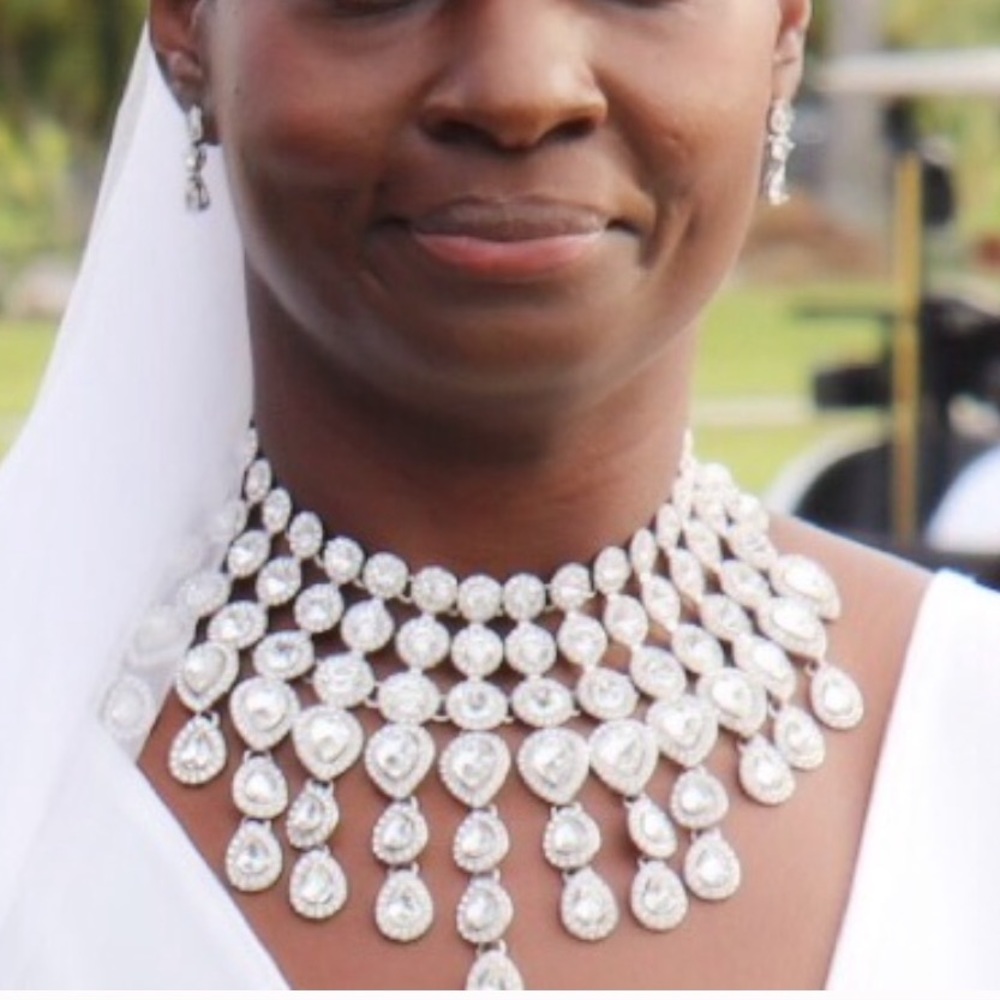 ONE OF A KIND ABSOLUTELY GORGEOUS NECKLACE