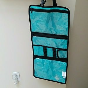 Thirty-one travel kit