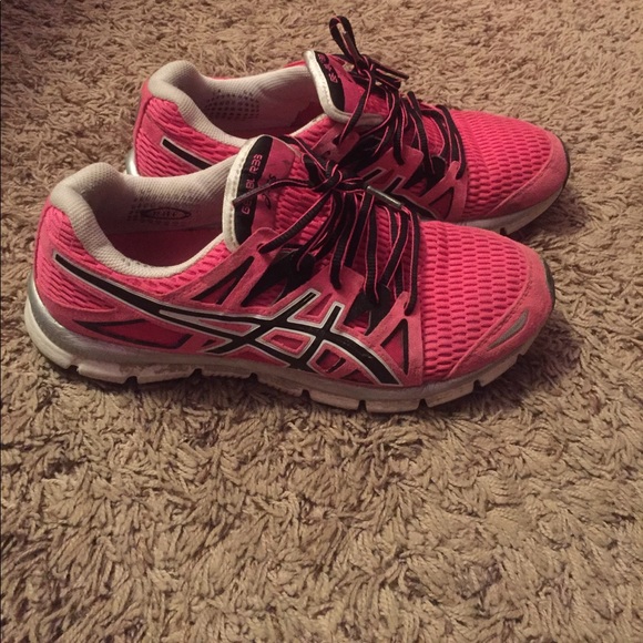 Pink Asics tennis shoes - Picture 1 of 6
