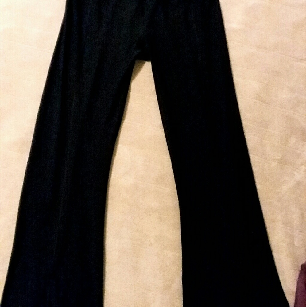 Active wear paints super stretchy