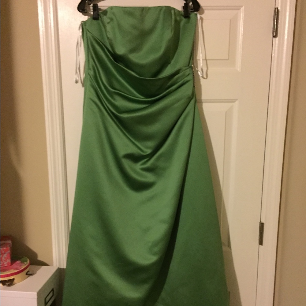 Green Strapless Floorlength Prom Dress