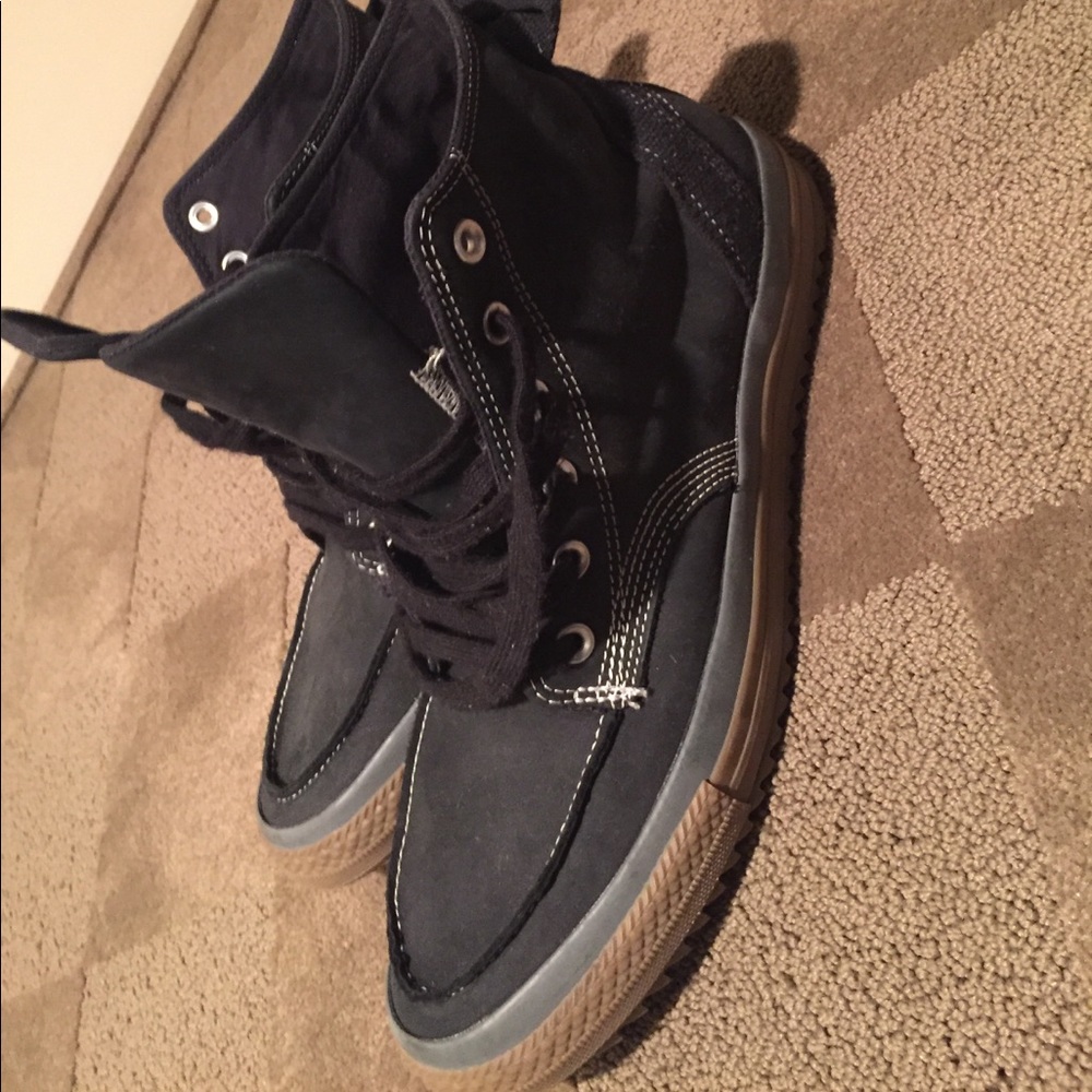Converse - Picture 2 of 2