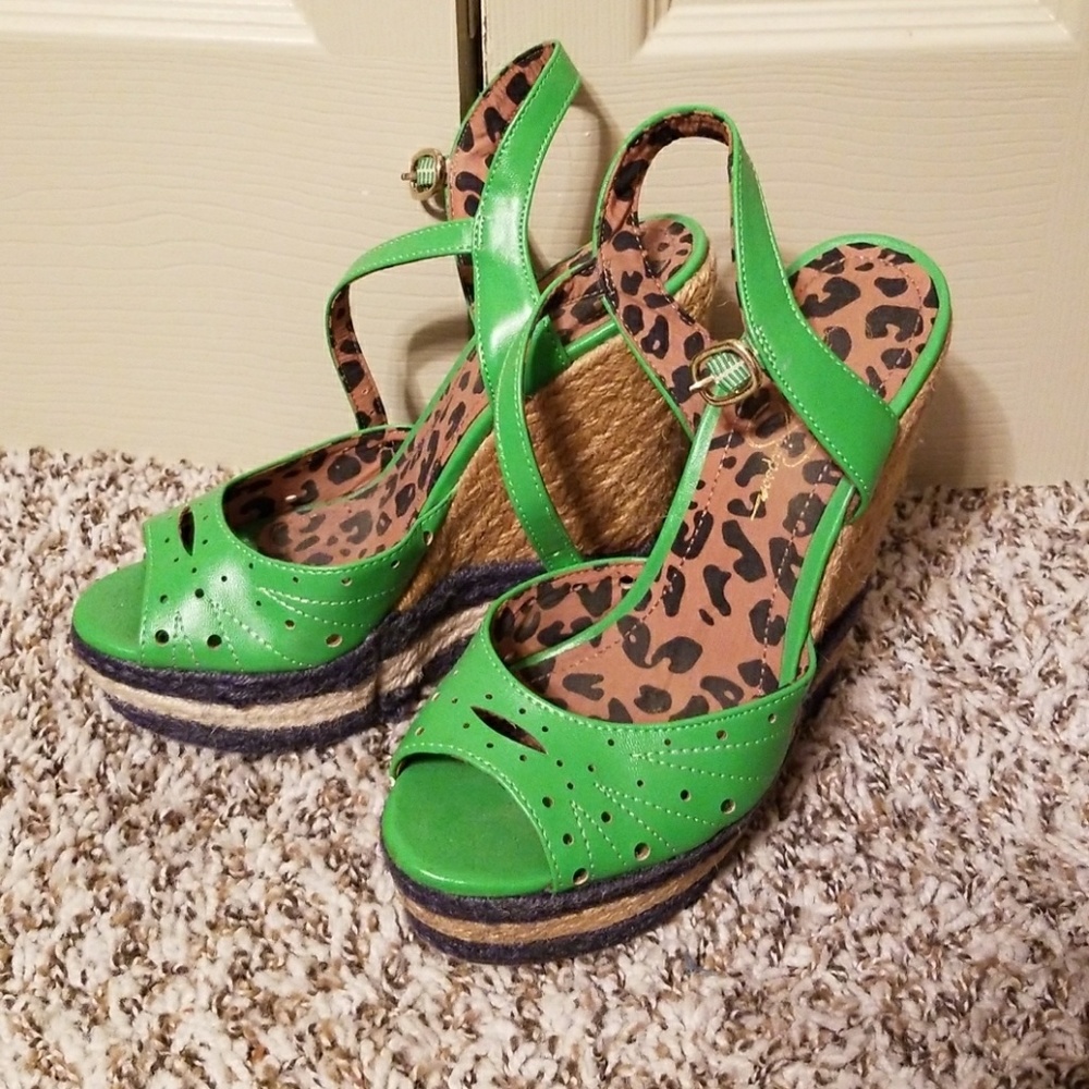 Jessica Simpson wedges size 8