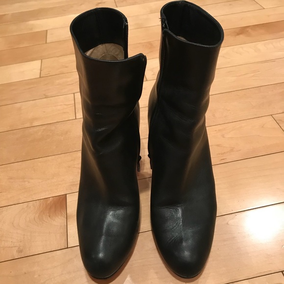 Christian Louboutin black boots - Picture 2 of 7