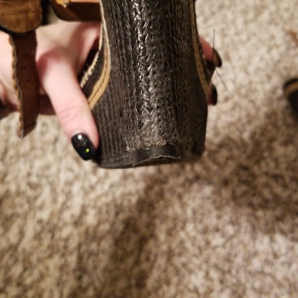 Beautiful and unique Mossimo wedges - Picture 3 of 3