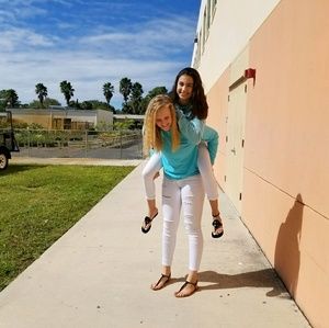 Meet your Posher, Danielle