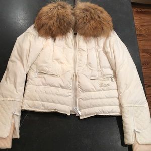 Gucci -Women Size Small (40) White Jacket with Fur