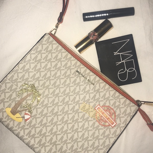 MICHAEL Michael Kors Handbags - Michael Kors Jet Set Medium Travel Pouch