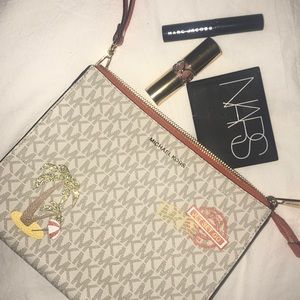 Michael Kors Jet Set Medium Travel Pouch