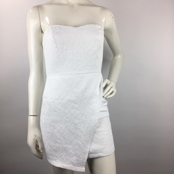 F21 White Textured Asymmetric Dress - Picture 1 of 8