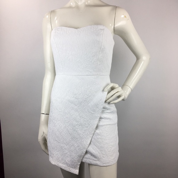 F21 White Textured Asymmetric Dress - Picture 3 of 8