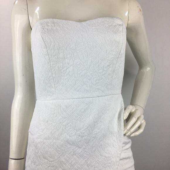 F21 White Textured Asymmetric Dress - Picture 4 of 8