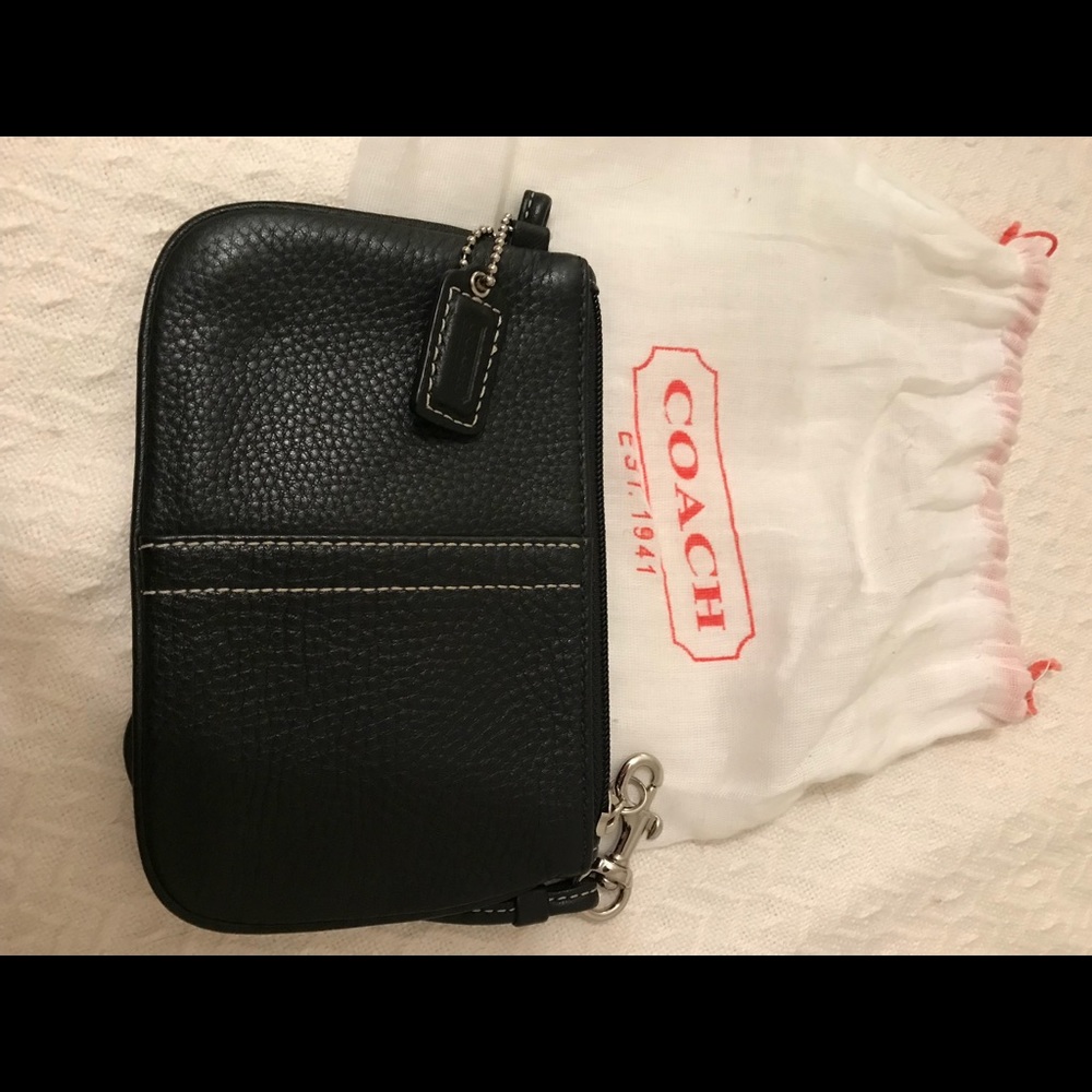 NWOT Coach wristlet with dust bag