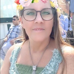 Meet your Posher, Brenda