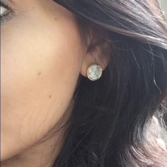 Round Marble White Faux Stone Stud Earrings - Picture 6 of 6