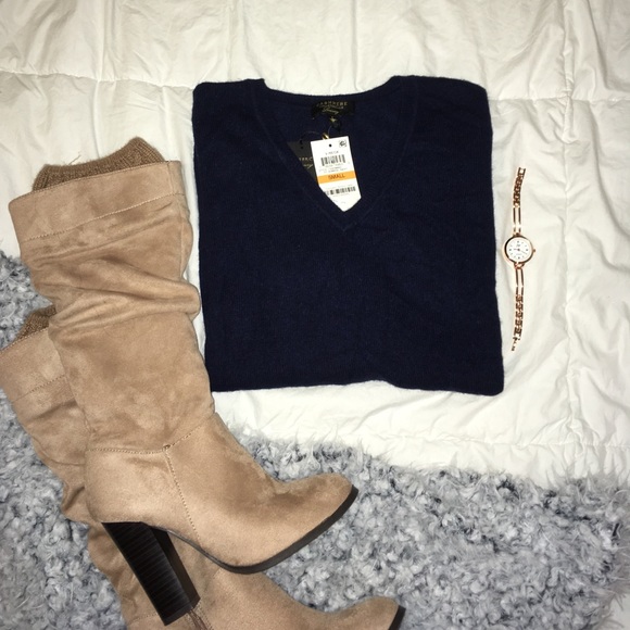 Charter Club Sweaters - 100% Cashmere Charter Club Luxury v-neck sweater