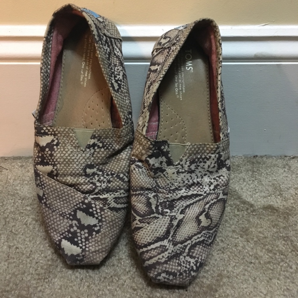Toms