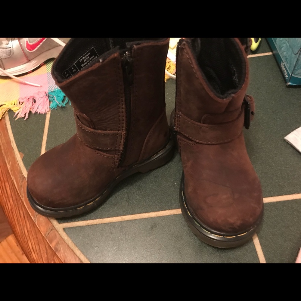 5c little girls dr martens never worn