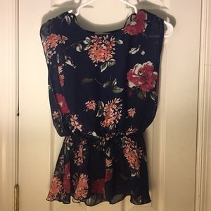 Very cute day time/dressy shirt