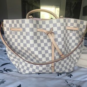 Louis Vuitton Girolata