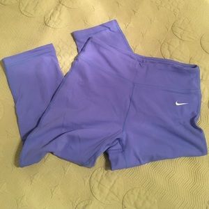 3/25 SALE ⭐️ Nike Dri Fit Work Out Capris