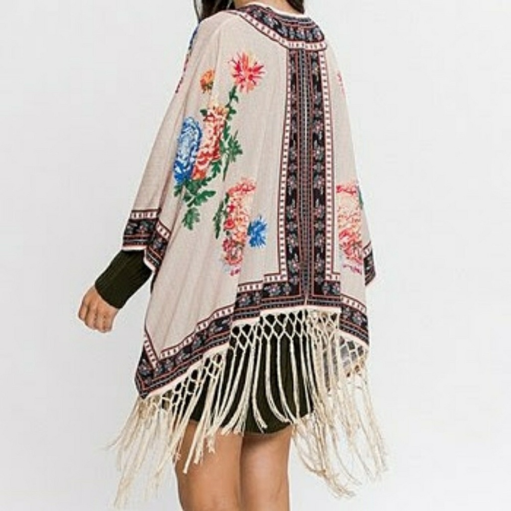 🎉HP🎉Flying Tomato Beige Boho Fringe Kimono