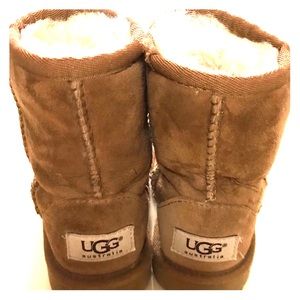 Little girl Uggs