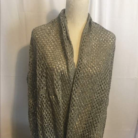 Gray and silver sequins scarf - Picture 2 of 3