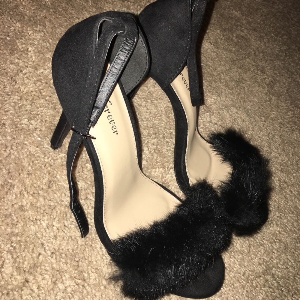 3 1/2 in Black Heels