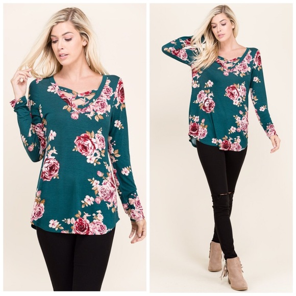 LAST 1!  Stunning Color Floral criss cross Tunic! - Picture 6 of 7