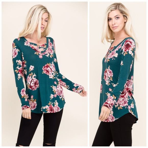 LAST 1!  Stunning Color Floral criss cross Tunic! - Picture 7 of 7