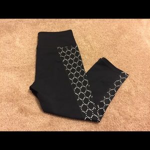 Athleta High Rise Chaturanga Eyelet Capri EUC