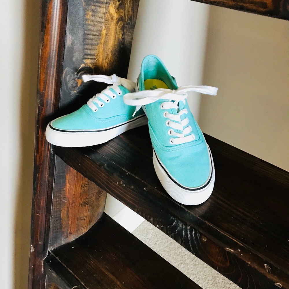 Mossimo Turquoise tennis shoes