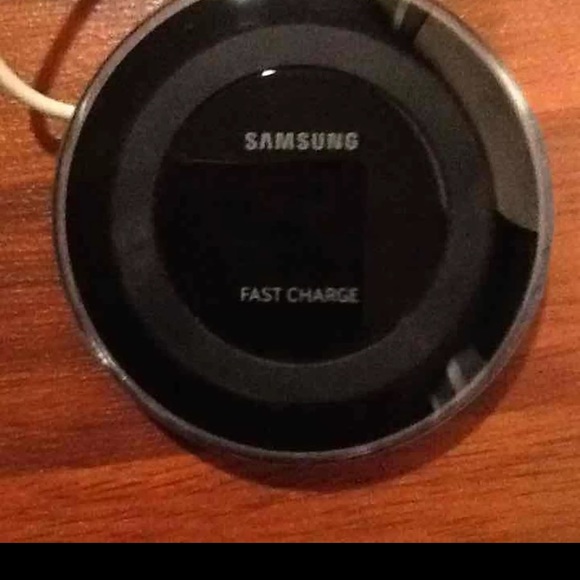 Samsung Fast Charge with cord - Picture 2 of 2