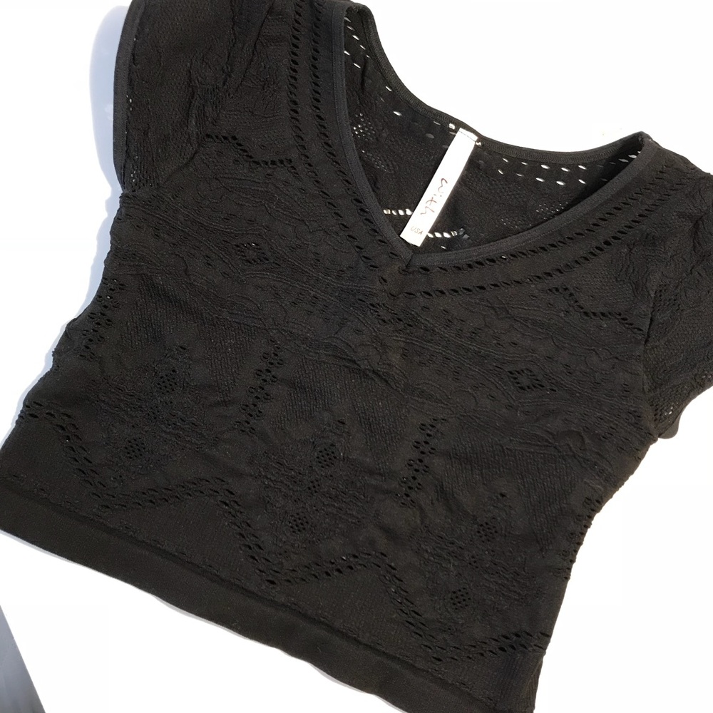 CROP TOP BLACK (bundle 3 for $12)