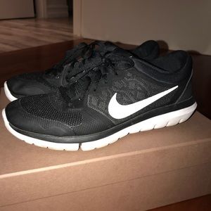 Nike flex run sneakers