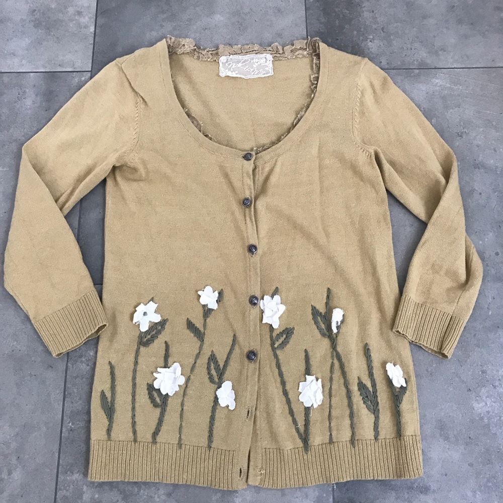 {Nick & Mo} yellow gold floral cardigan!