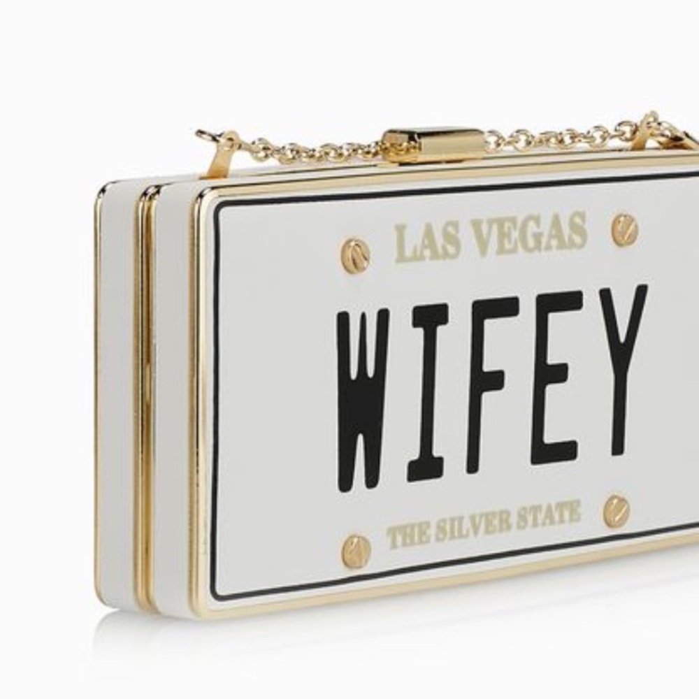 I am looking for this wifey clutch !