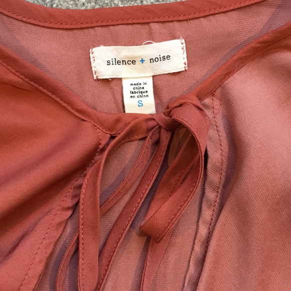 UO Silence & Noise Silky Salmon Criss-Cross Sz S - Picture 6 of 6