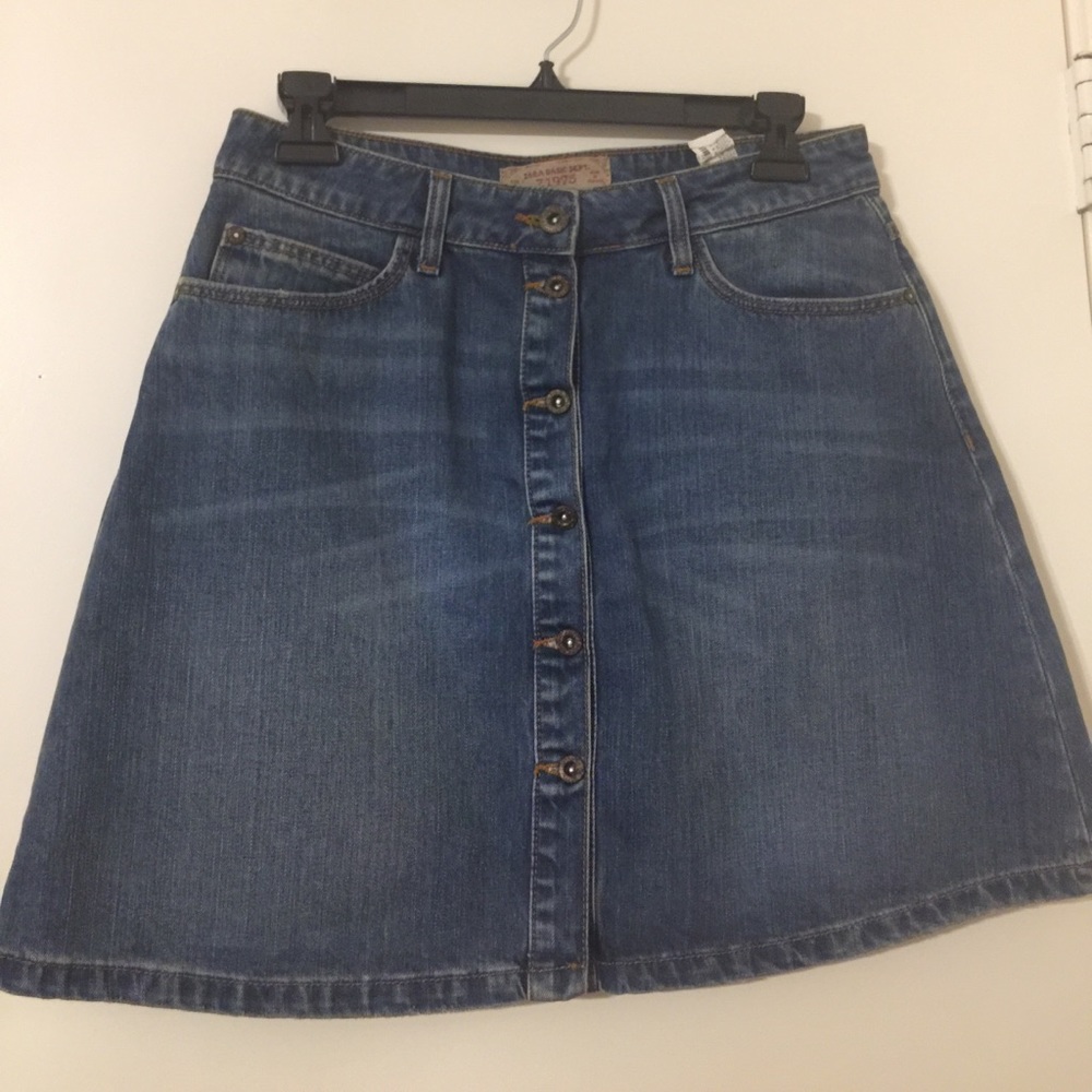 Zara jean skirt. Knee length