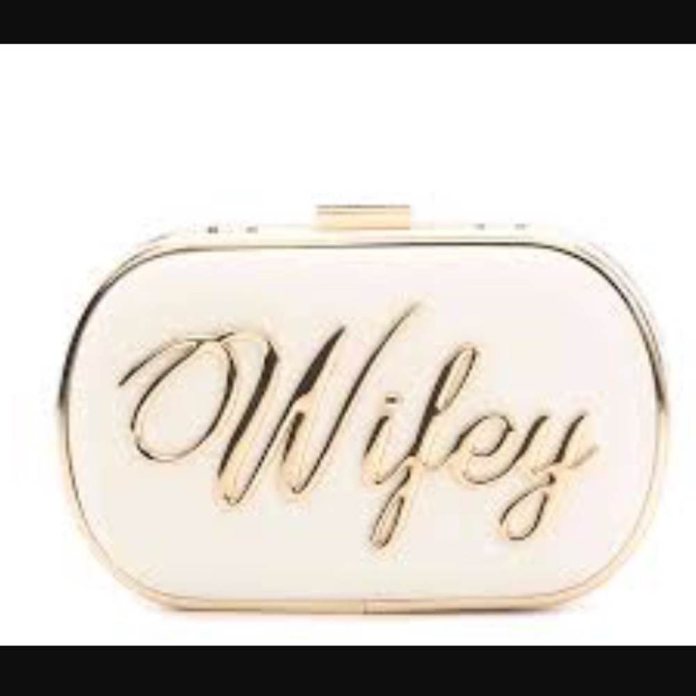 I am looking for this wifey clutch !!!
