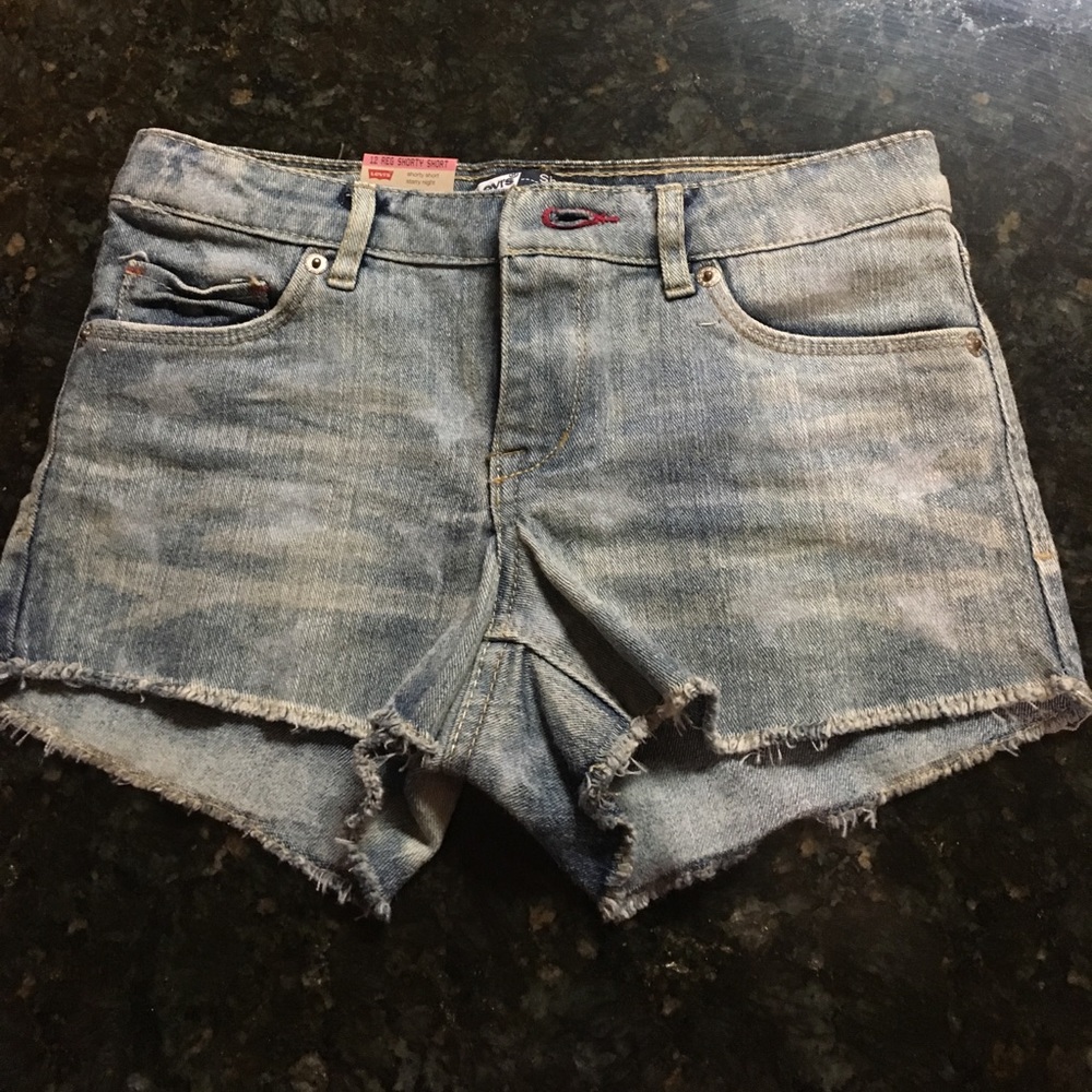Girls Levi’s shorty shorts
